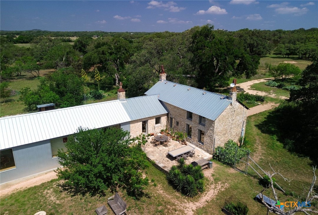 1037 Ranch Road 962 W Property Photo 35