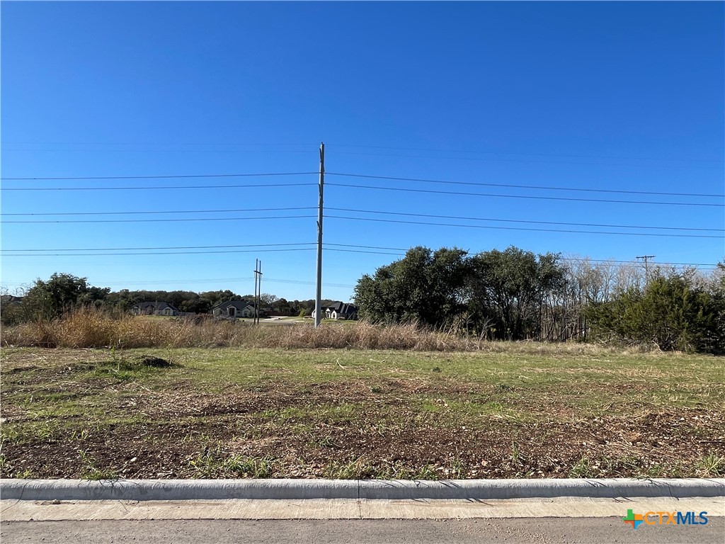 1907 Slade Drive Property Photo 1