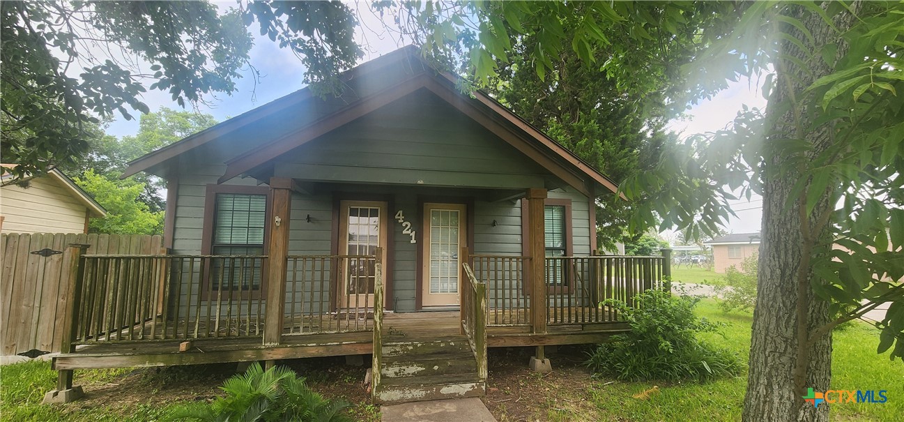 267 Illinois Street Property Photo 1