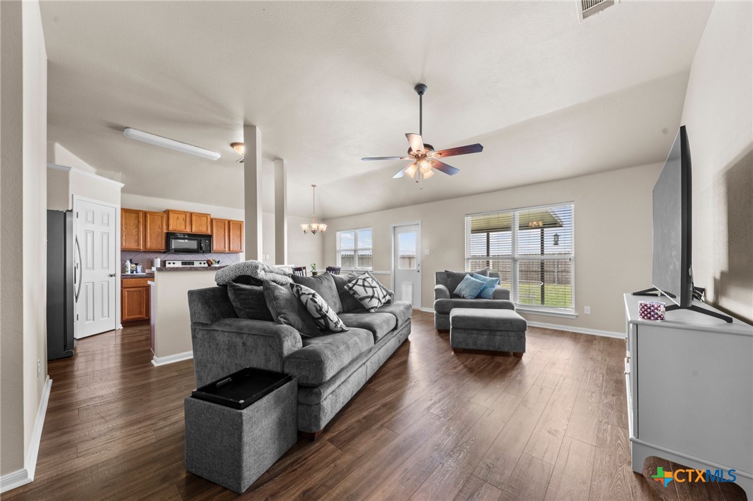 7831 Redbrush Property Photo 4