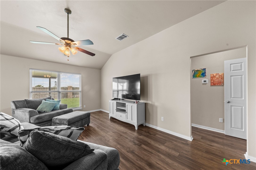 7831 Redbrush Property Photo 5