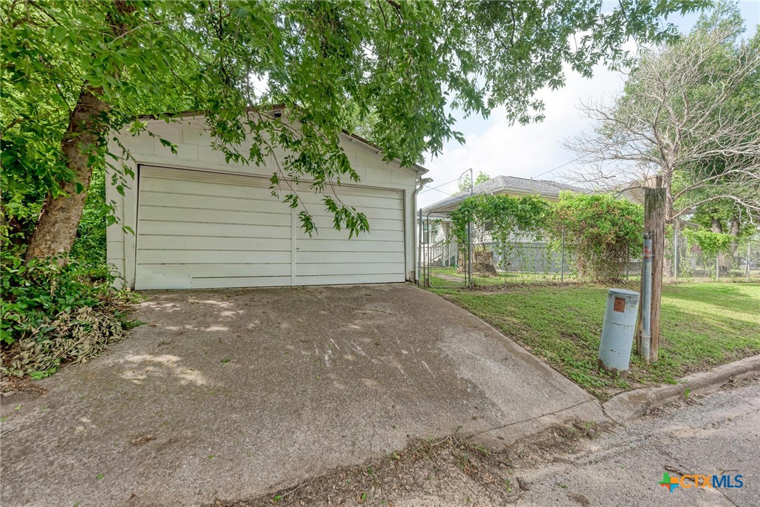 340 Ackerman Street Property Photo 41