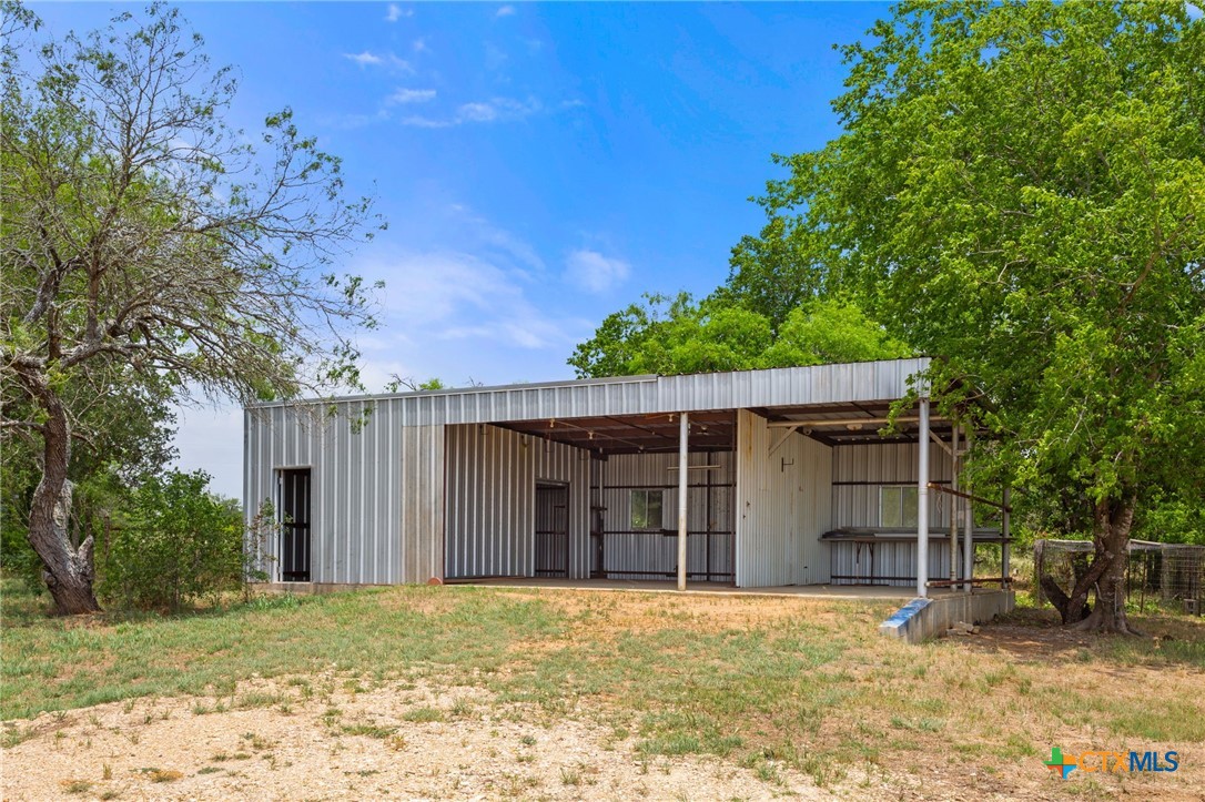 411 Fm 86 Property Photo 15