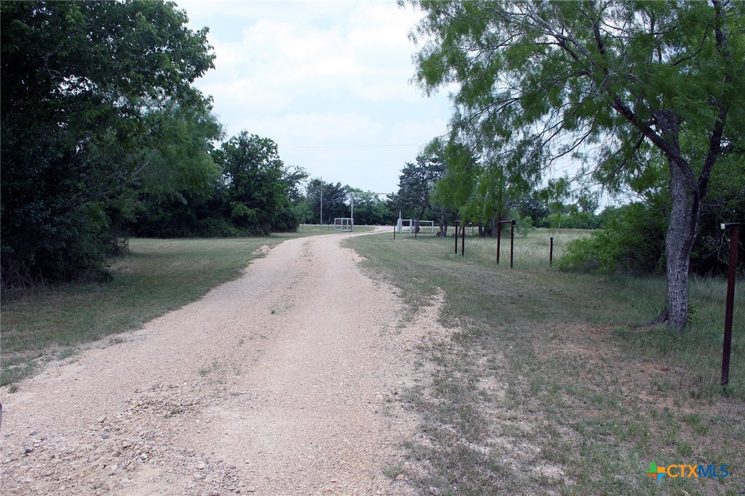 411 Fm 86 Property Photo 16