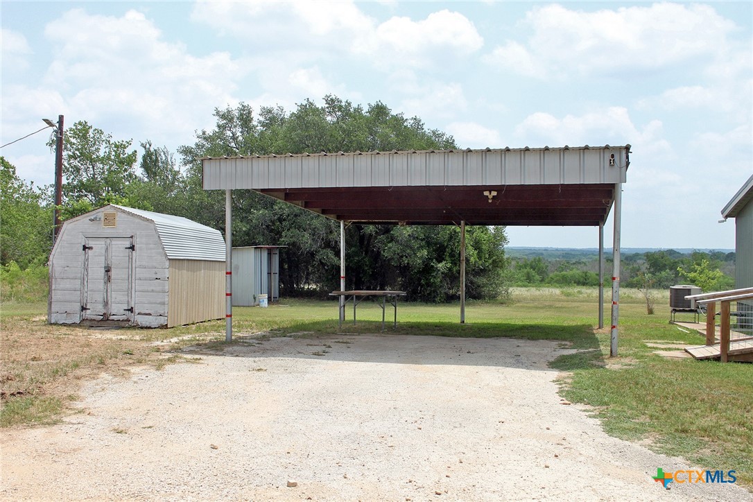 411 Fm 86 Property Photo 17