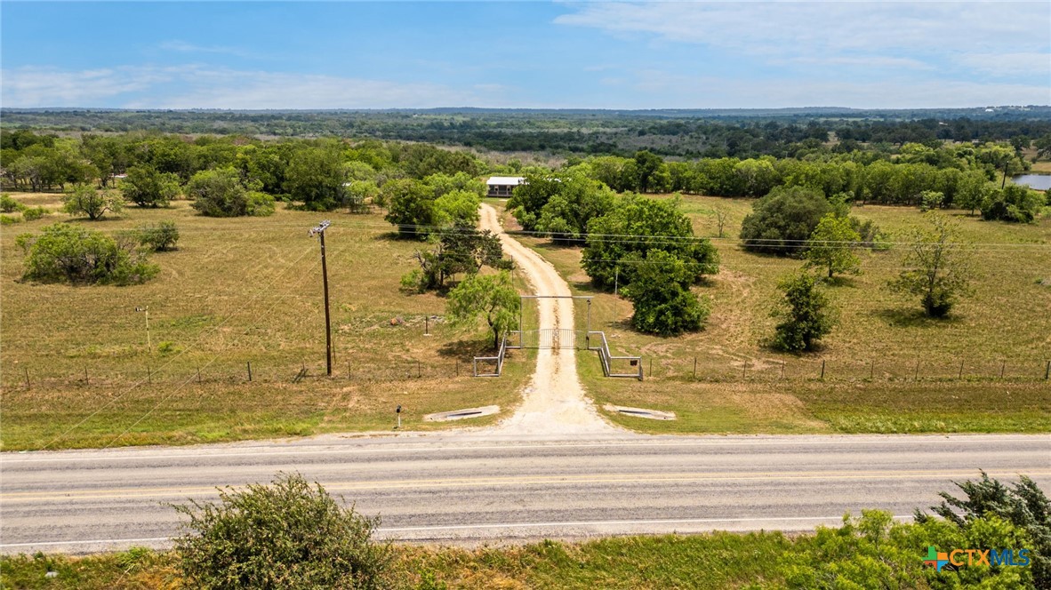 411 Fm 86 Property Photo 37