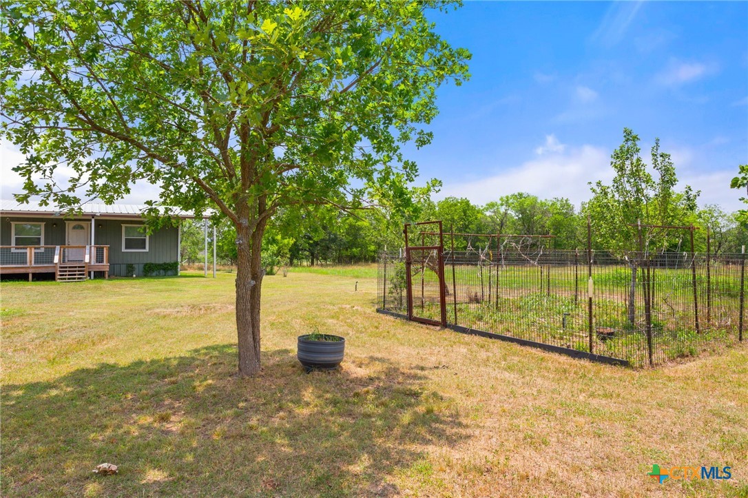 411 Fm 86 Property Photo 44