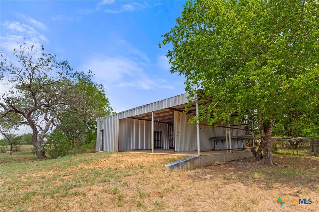 411 Fm 86 Property Photo 46
