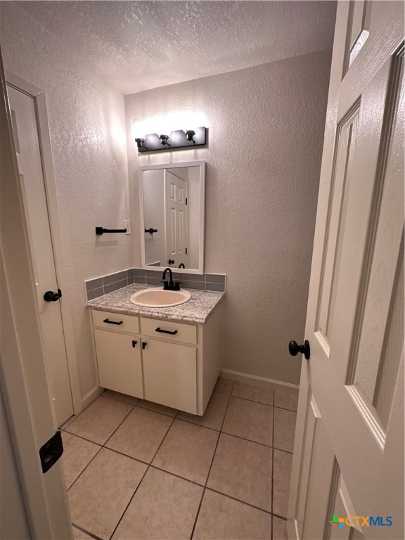 1202 Urbantke Court B Property Photo 18