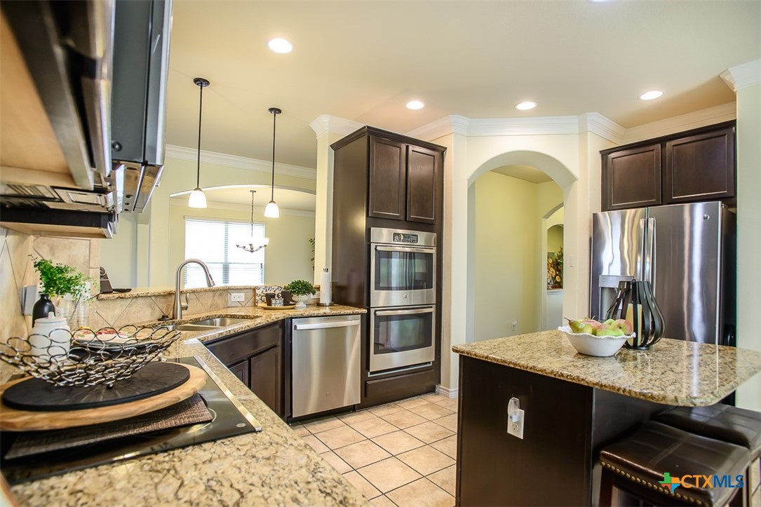 807 Valentino Drive Property Photo 3