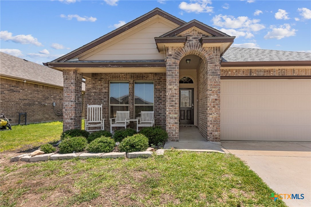 1401 Juneberry Park Drive Property Photo 1