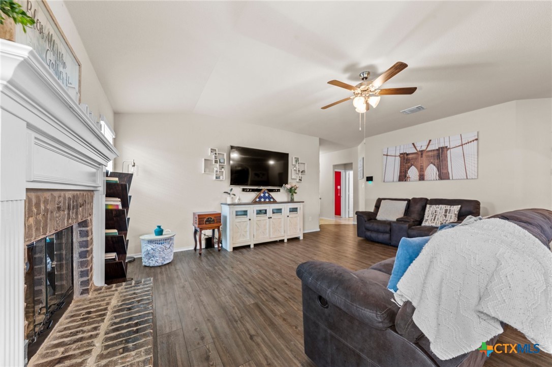 1401 Juneberry Park Drive Property Photo 3