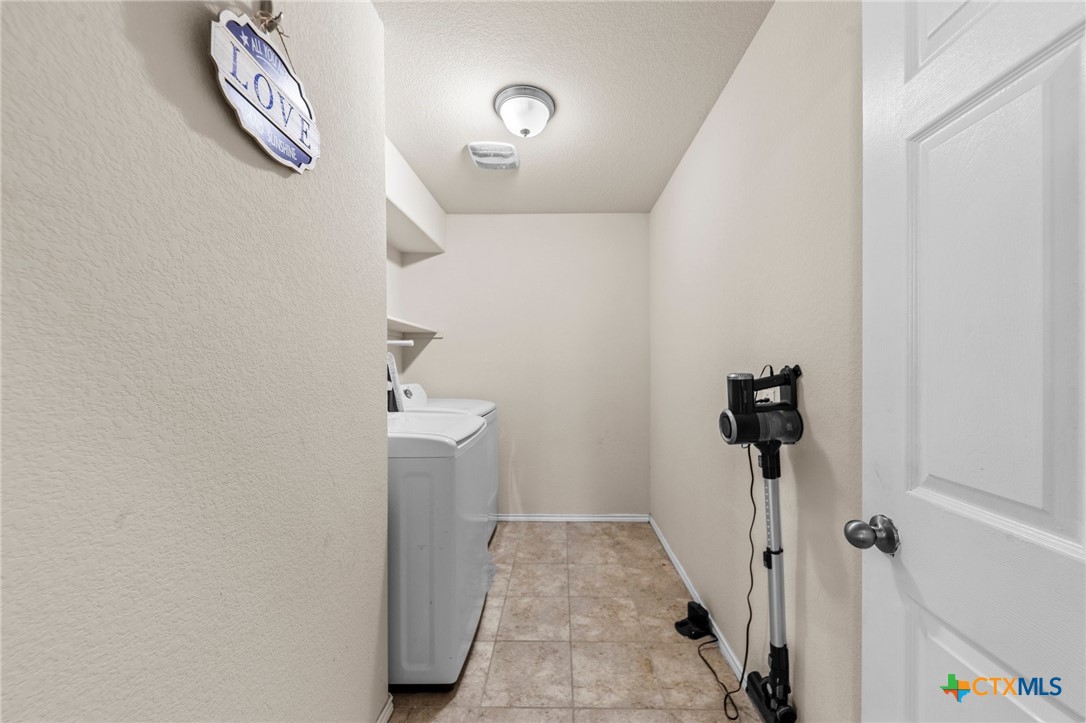 1401 Juneberry Park Drive Property Photo 18