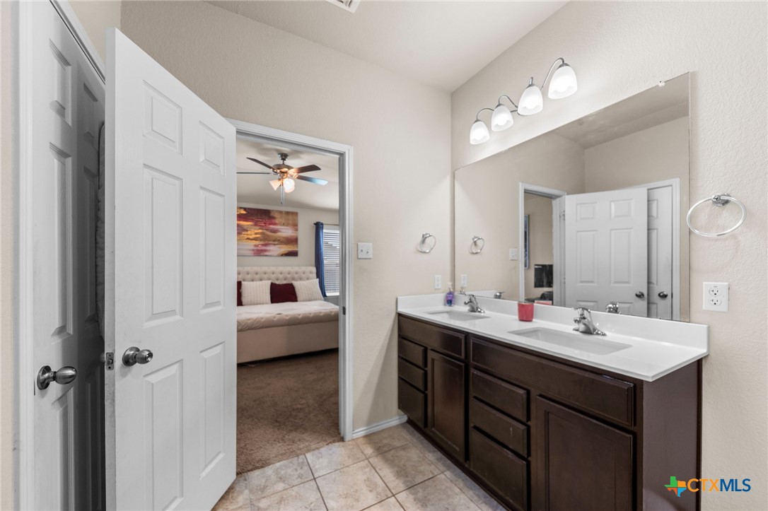 1401 Juneberry Park Drive Property Photo 23
