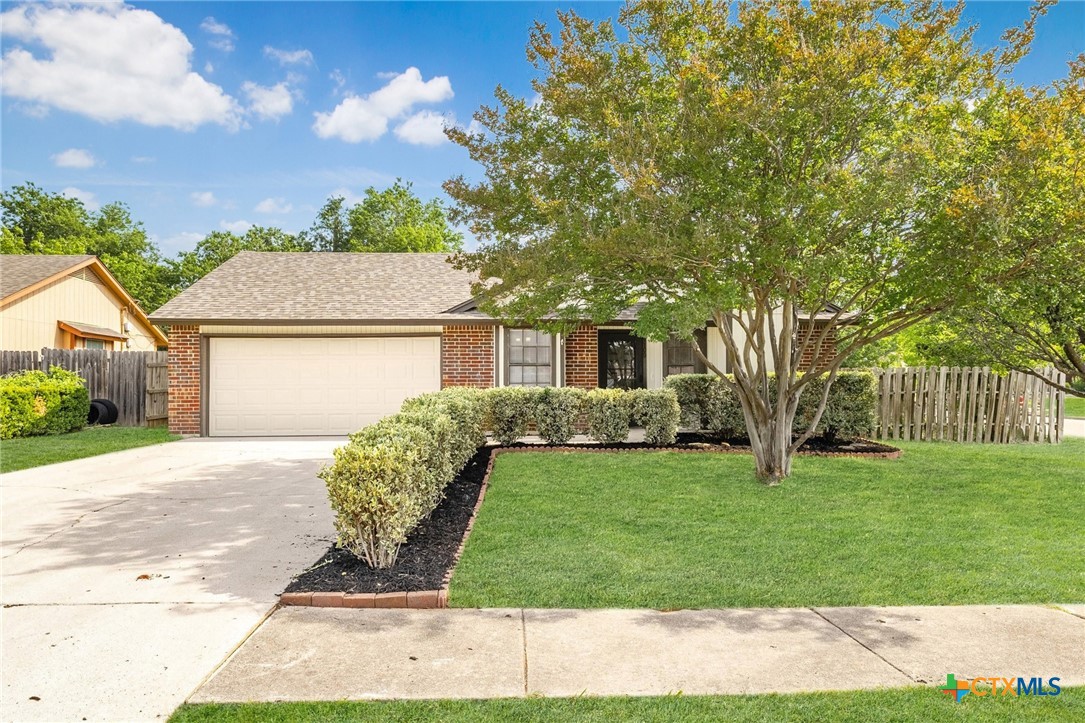 1109 Diane Drive Property Photo 1