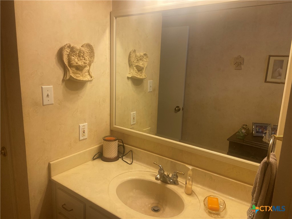 1002 Magnolia Street Property Photo 11