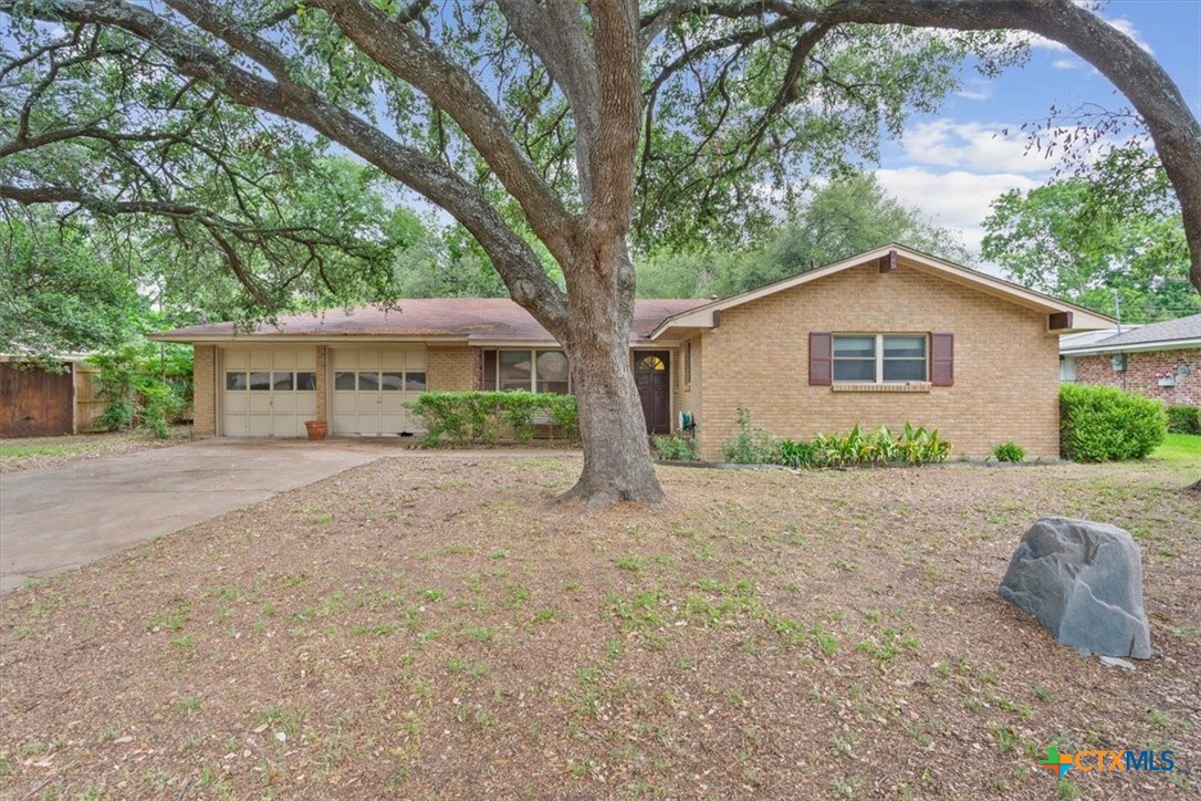4412 Briar Cliff Road Property Photo 1