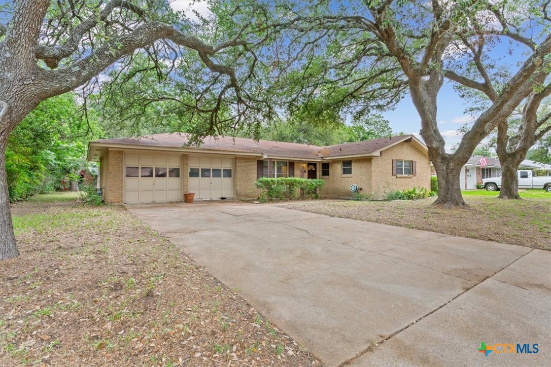 4412 Briar Cliff Road Property Photo 2