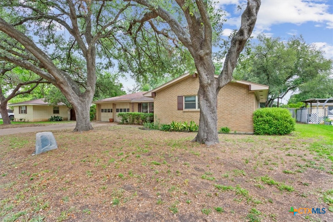 4412 Briar Cliff Road Property Photo 3