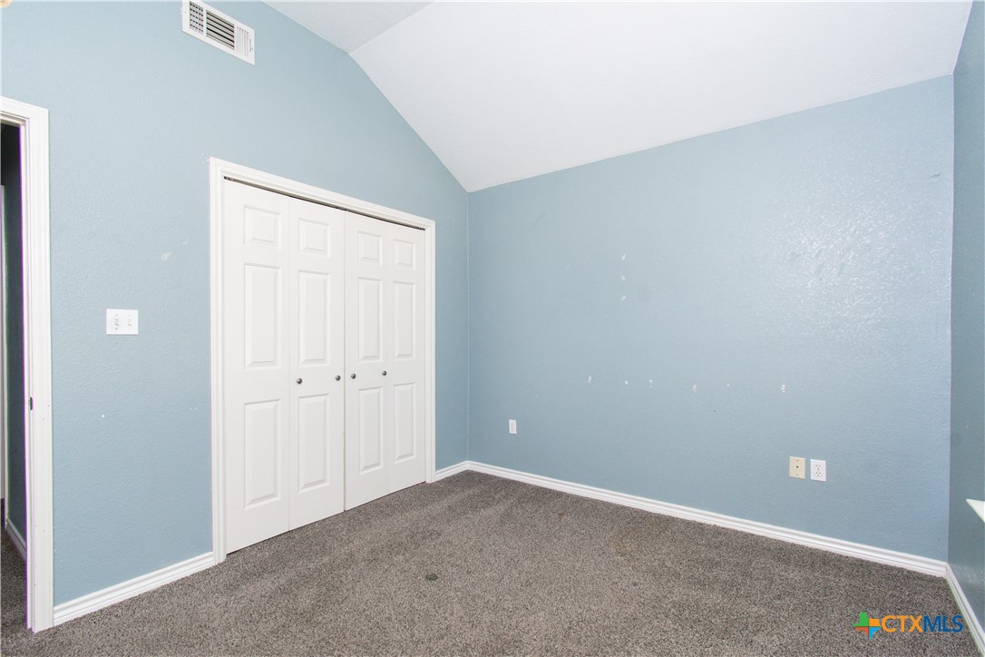 5204 Southern Crossing Drive Property Photo 13