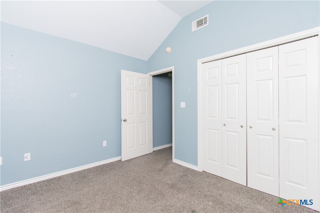 5204 Southern Crossing Drive Property Photo 14