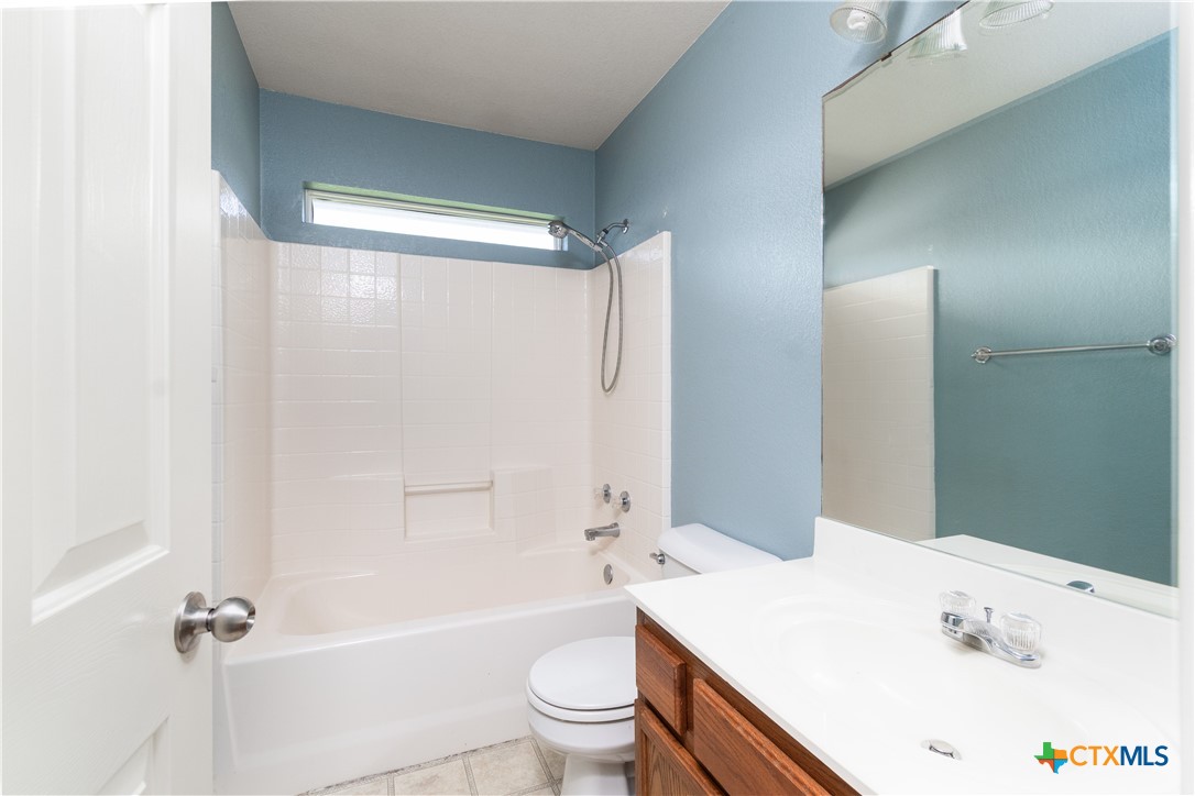 5204 Southern Crossing Drive Property Photo 15