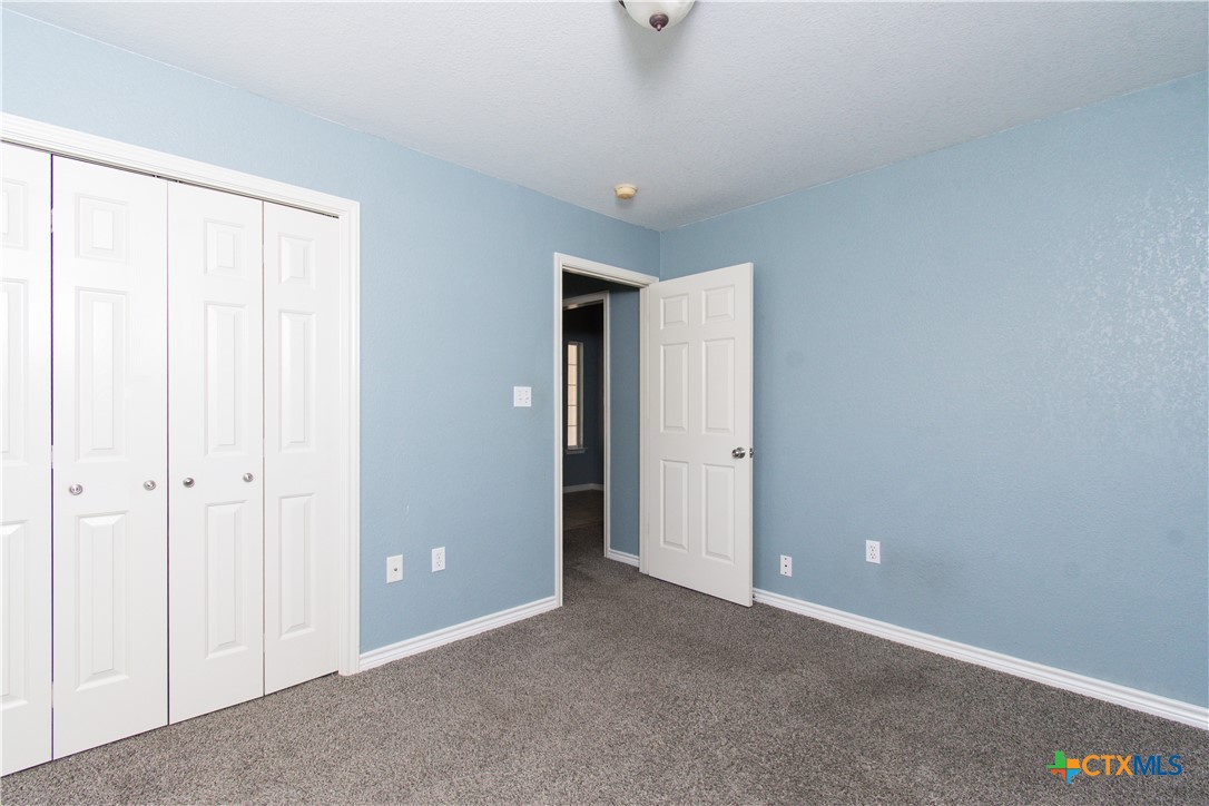 5204 Southern Crossing Drive Property Photo 18