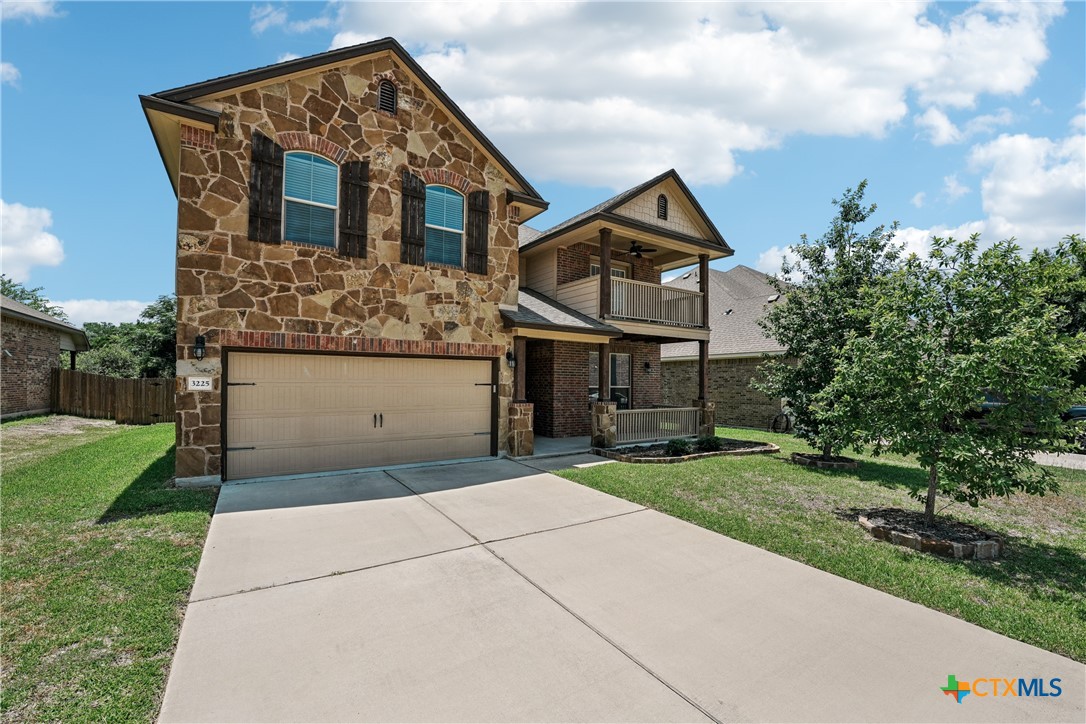 3225 Vineyard Trail Property Photo 2