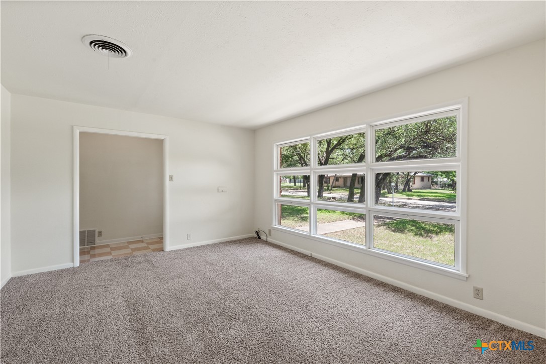 2904 W Avenue R Property Photo 18