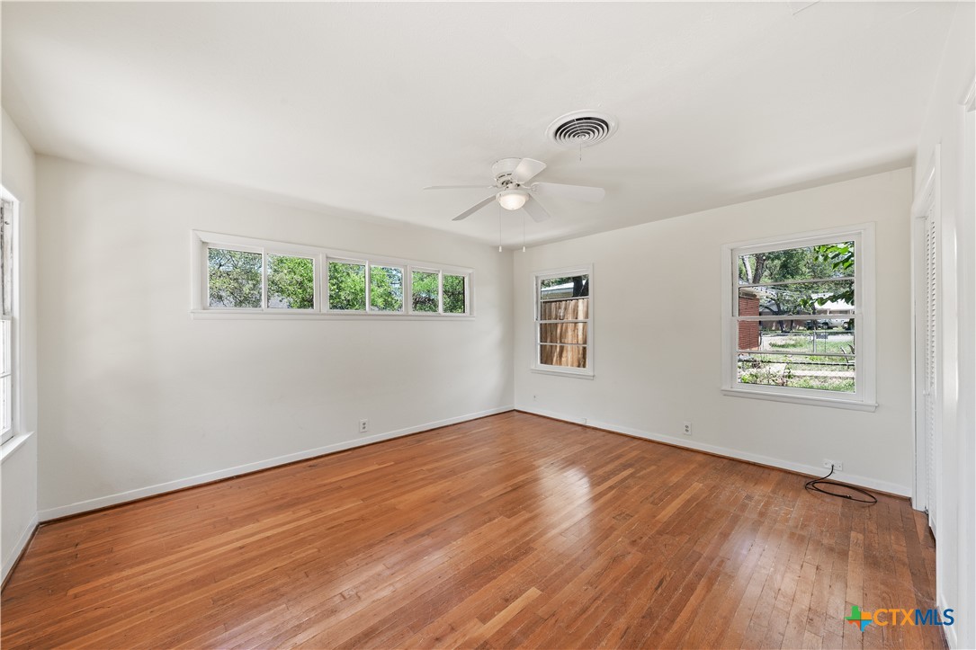 2904 W Avenue R Property Photo 28
