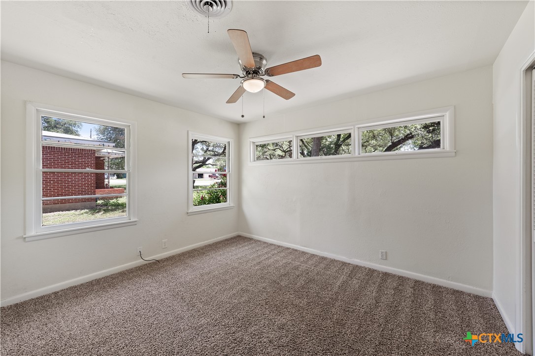 2904 W Avenue R Property Photo 33