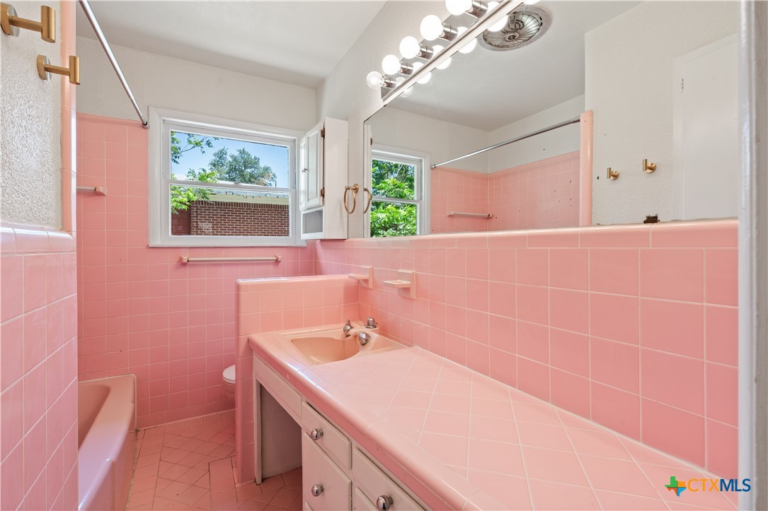2904 W Avenue R Property Photo 34