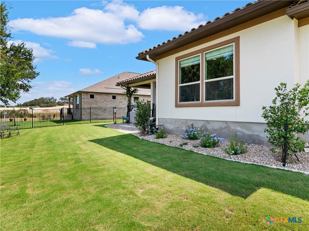 121 Wild Honeysuckle Way Property Photo 30