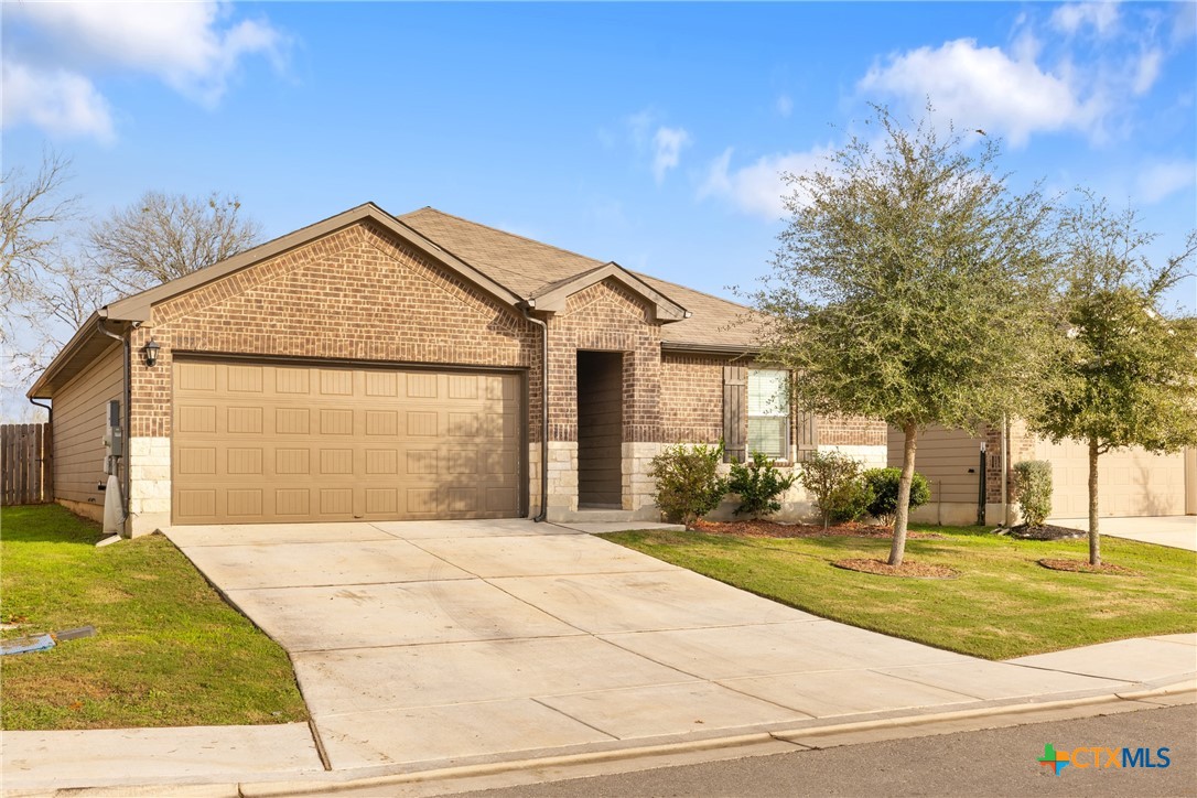837 MARGAY LOOP Property Photo 1