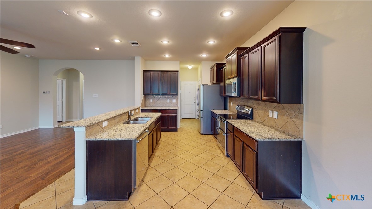 5120 Siltstone Loop Property Photo 6