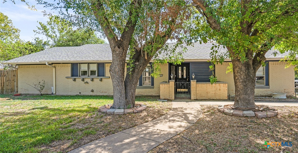 2004 Mockingbird Lane Property Photo 1