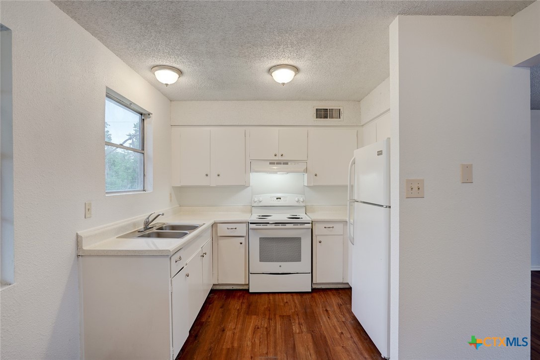 748 Old Martindale Road Property Photo 3