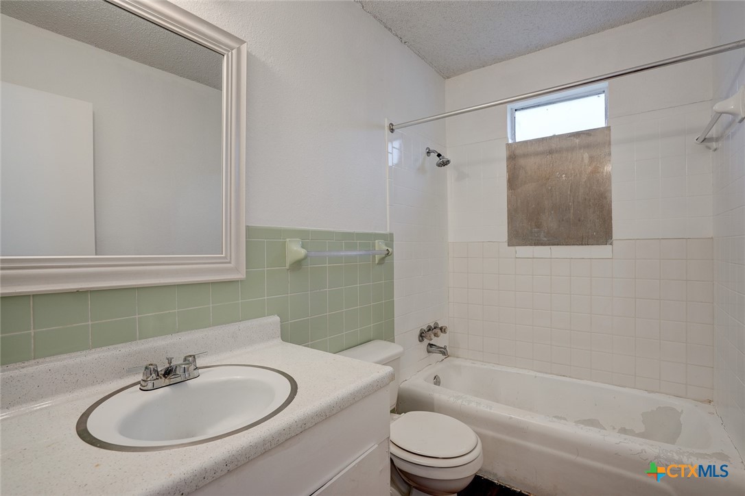 748 Old Martindale Road Property Photo 16