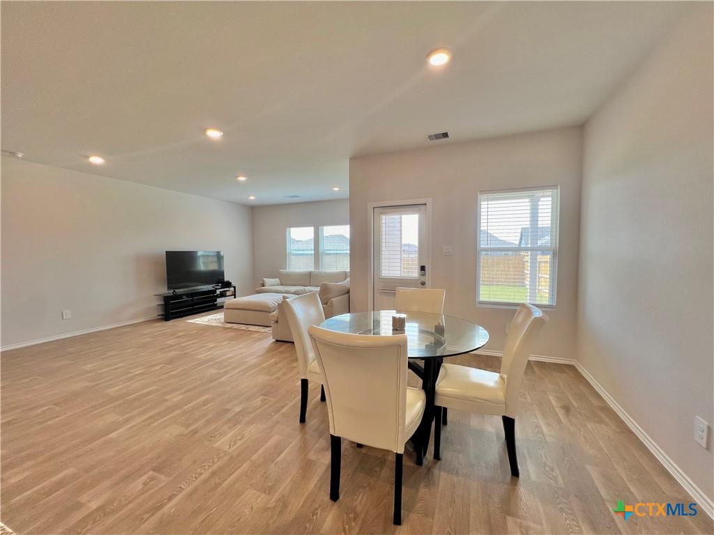 1708 Violeteared Way Property Photo 12