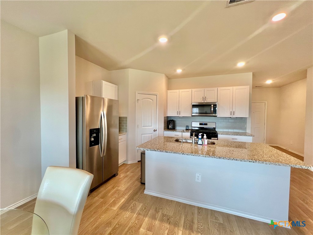 1708 Violeteared Way Property Photo 13