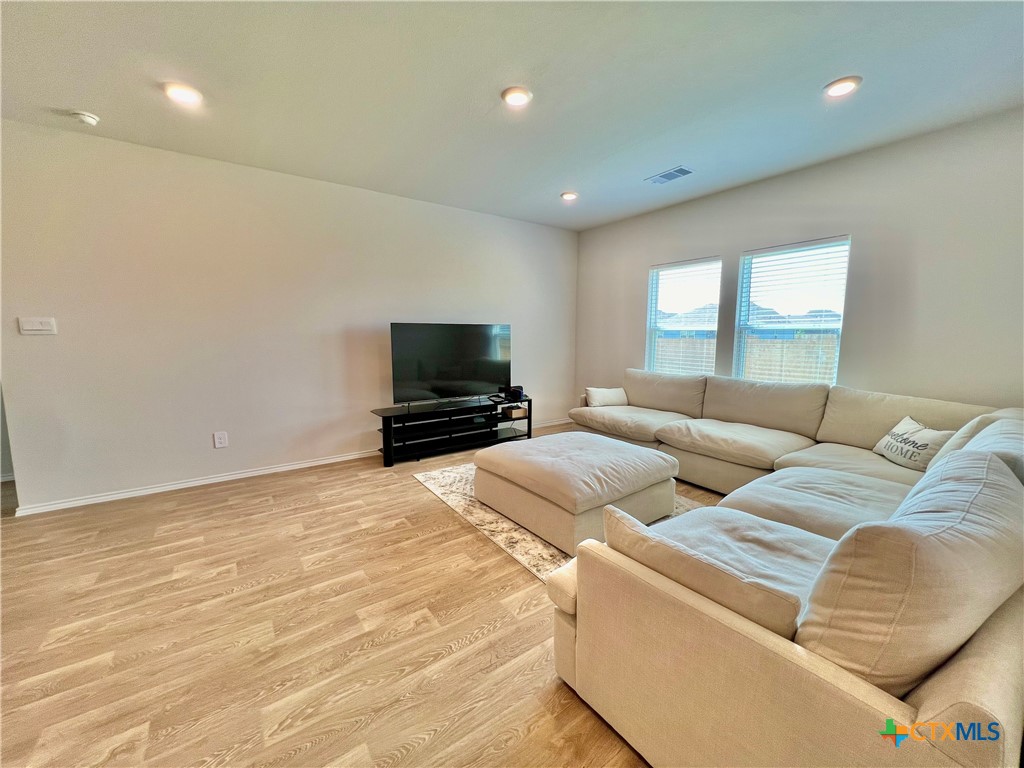1708 Violeteared Way Property Photo 16