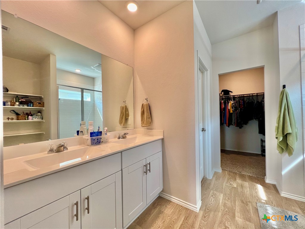 1708 Violeteared Way Property Photo 20