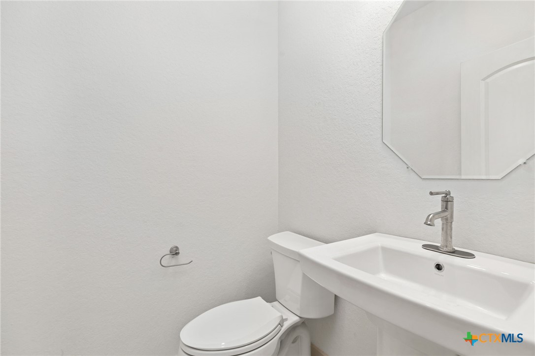 321 Farmhouse Drive Property Photo 31