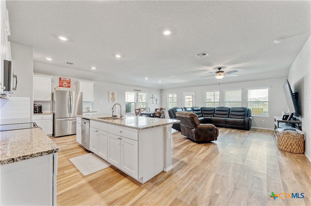 2946 Daisy Meadow Property Photo 8