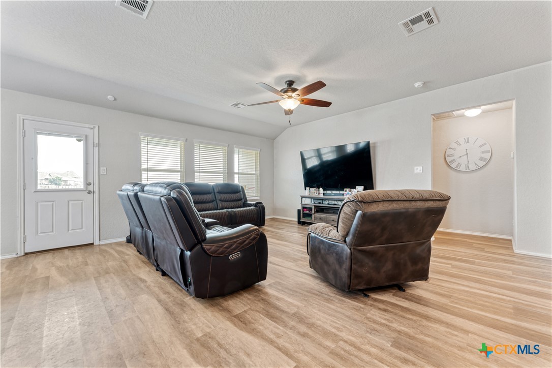 2946 Daisy Meadow Property Photo 10