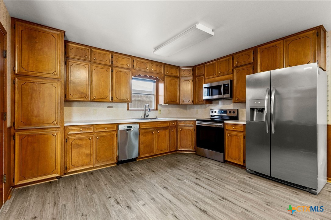 571 N Houston Avenue Property Photo 7