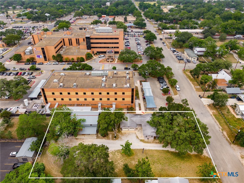 571 N Houston Avenue Property Photo 1