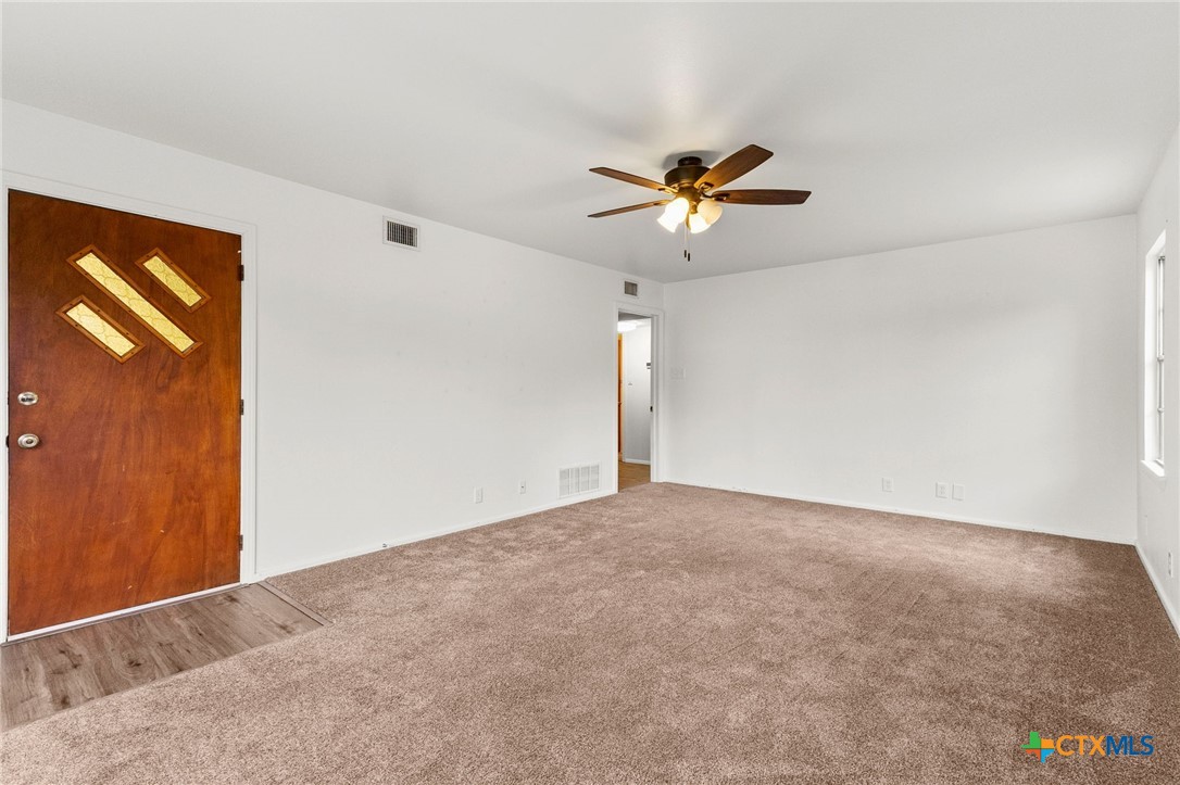 571 N Houston Avenue Property Photo 10