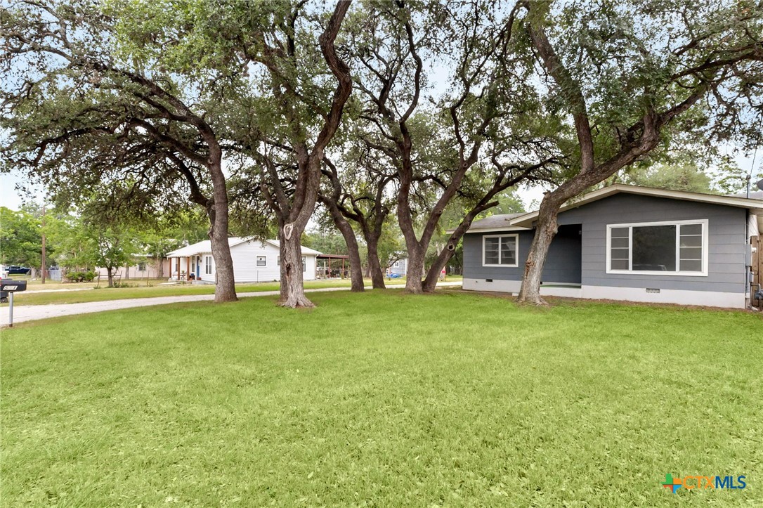 571 N Houston Avenue Property Photo 25