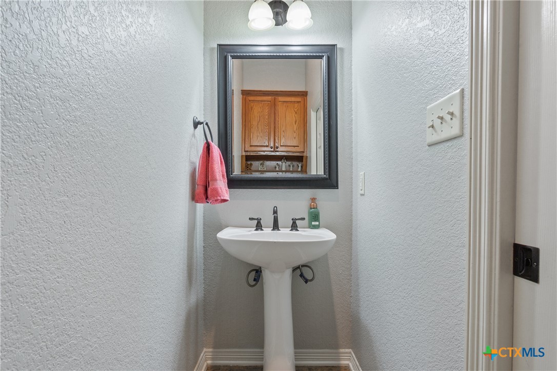 1332 Walker Circle Property Photo 30